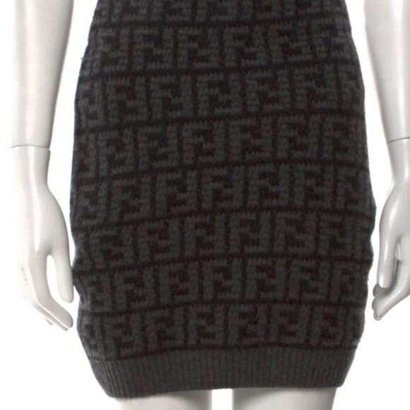 Fendi Grey Cashmere Skirt with Zucca FF Logo – Size 42 (US 6-8) New without tags - Picture 1 of 5